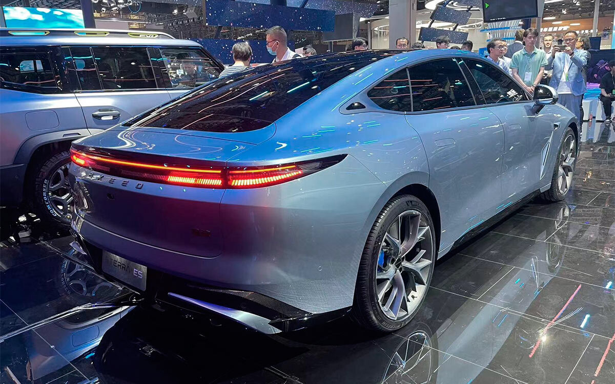    Exeed Sterra ESautohome.com.cn