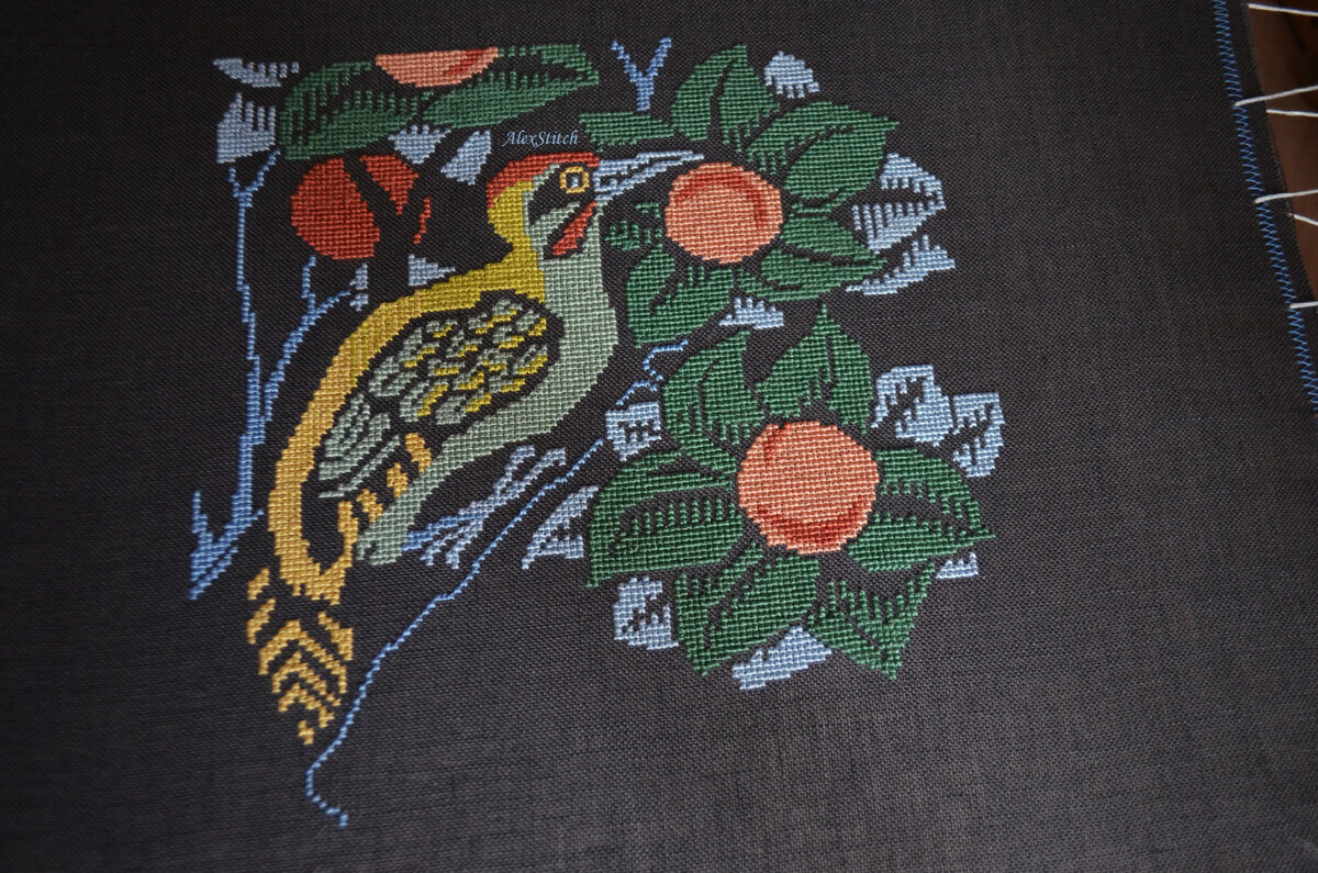 "Woodpecker" по схеме Barbara Hammet. Этап процесса вышивки.