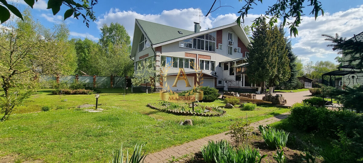 Контактные данные указаны на главной странице нашего канала