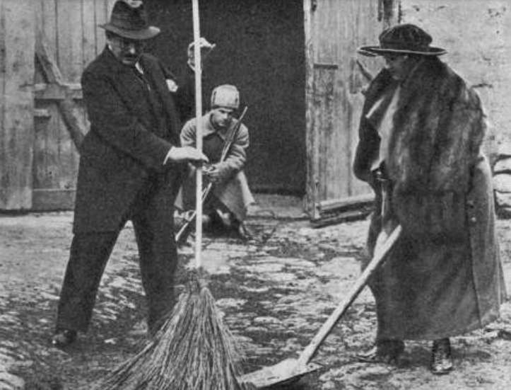 Источник изображения: кадр из фильма «В когтях советской власти».