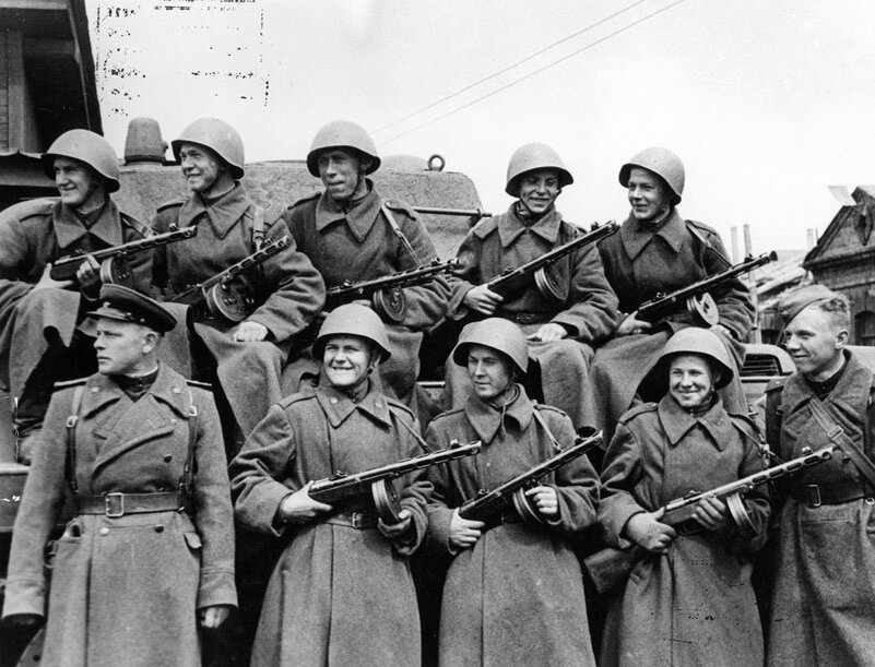 Красноармейцы