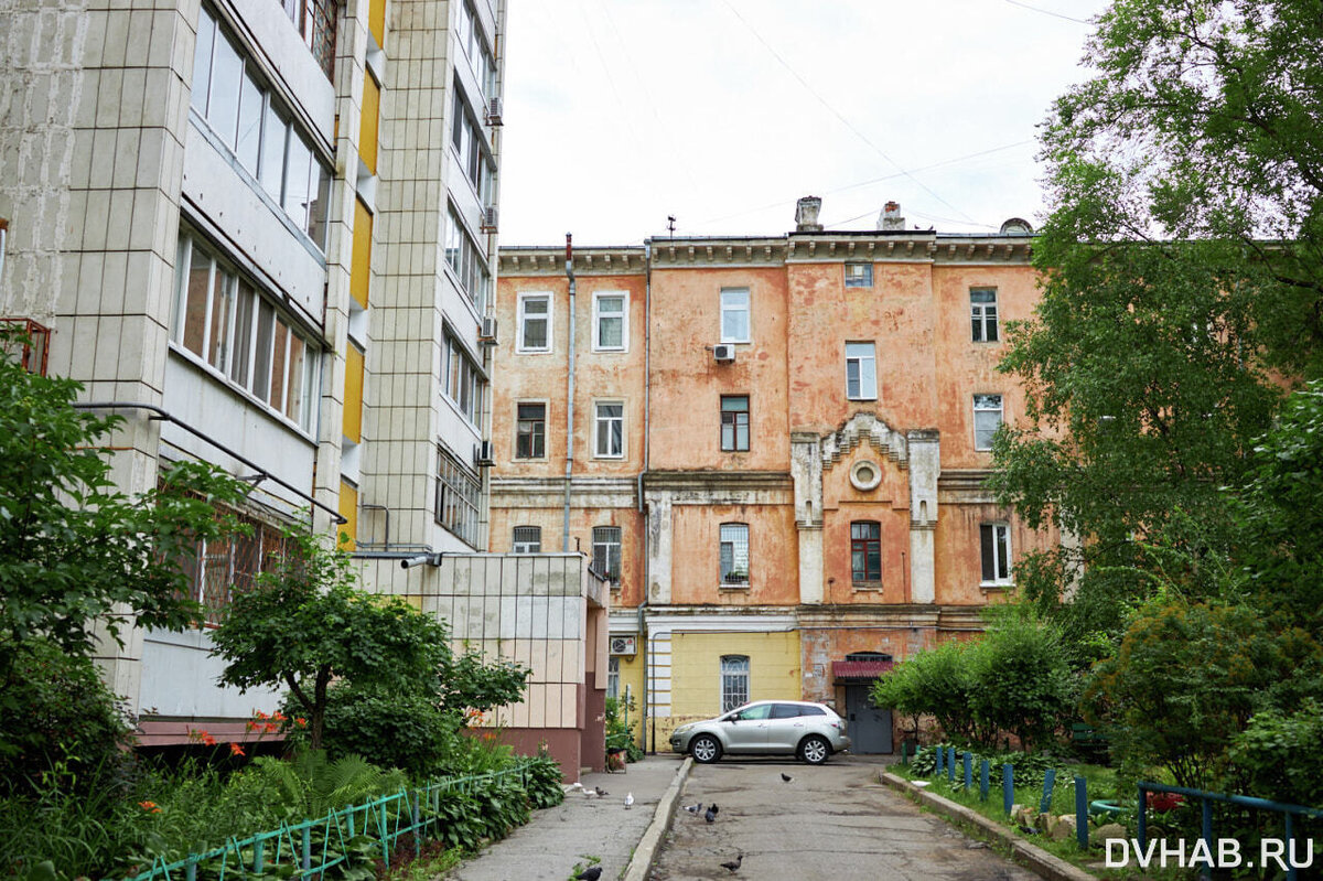    Надстроенные казармы