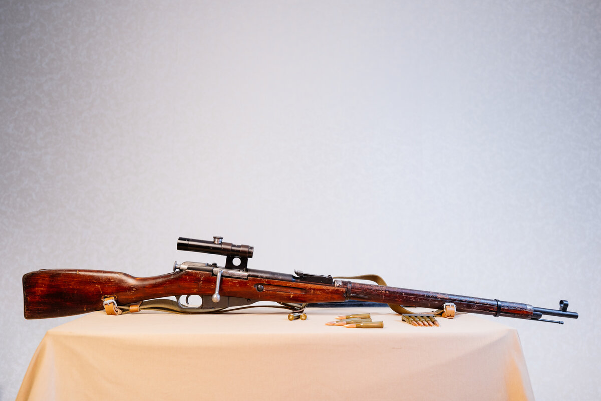 Зарядить ружьё. Как зарядить винтовку. Разряжание ружей бенелли. Винтовка заряжаная. Ружье ремингтон 1187.