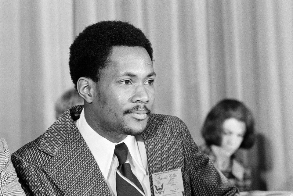 И вот вам проводник судьбы. Фрэнк Уиллс.