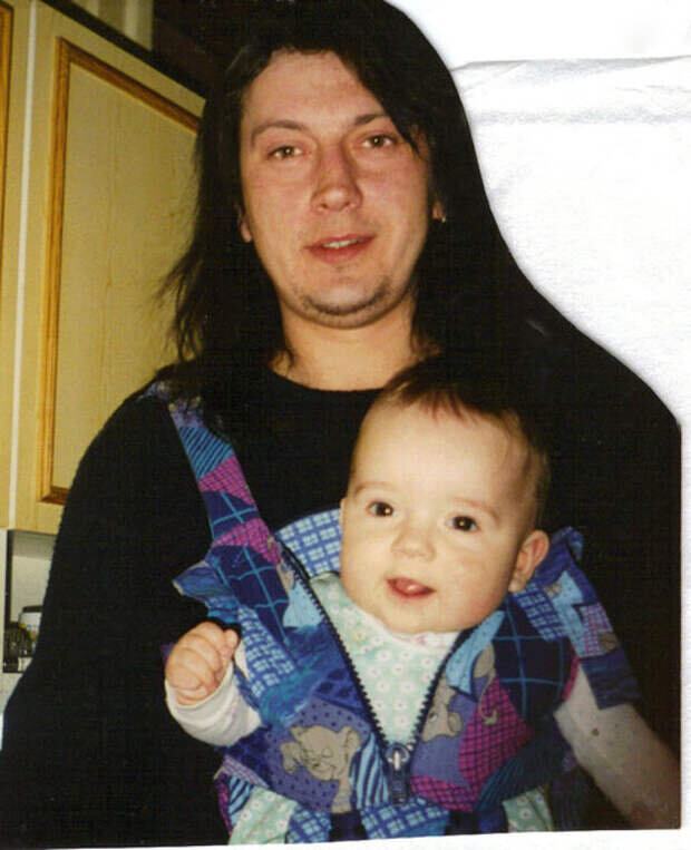 Брат - близнец Жени Белоусова Александр. Источник для фото - Яндекс 