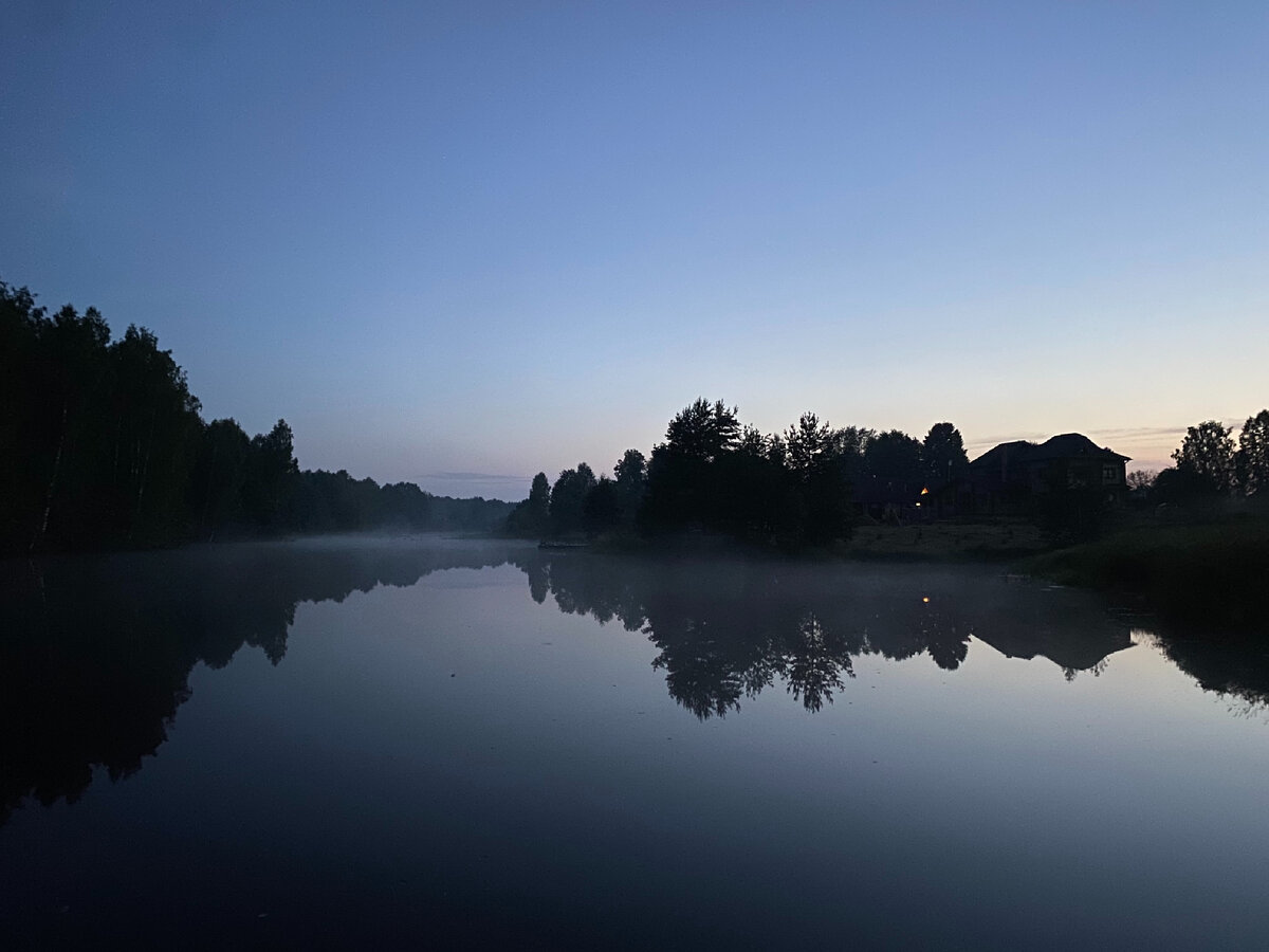 Фото автора. Прогулялись недавно до речки Смородины, она - сразу за забором. Чем не хюгге?