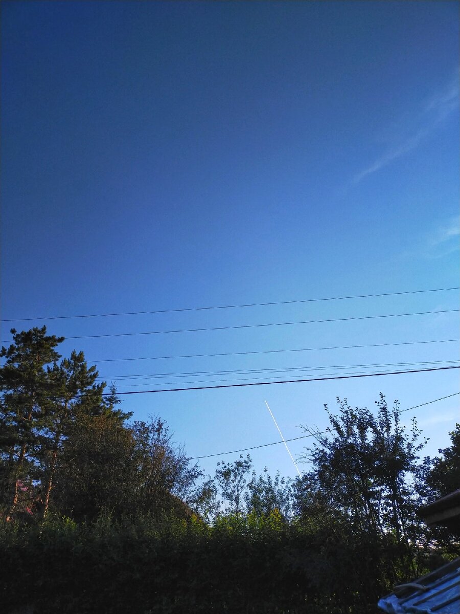 След самолета