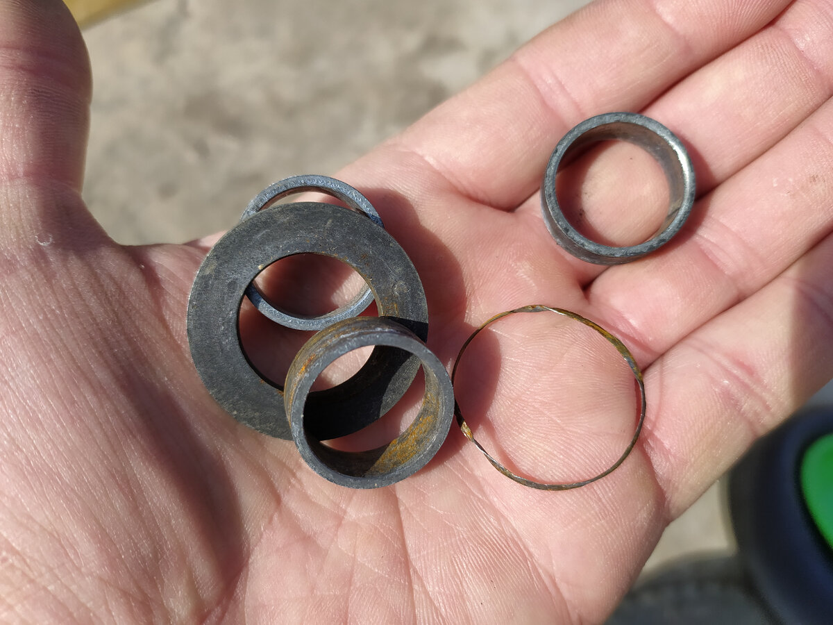 Всё, что осталось от подшипников. Фото автора