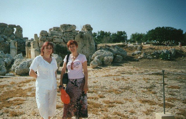 Возле храма Джгантия