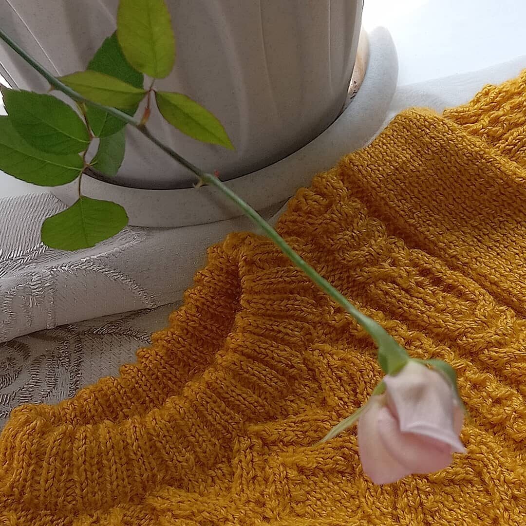 горловина  с  подгибом