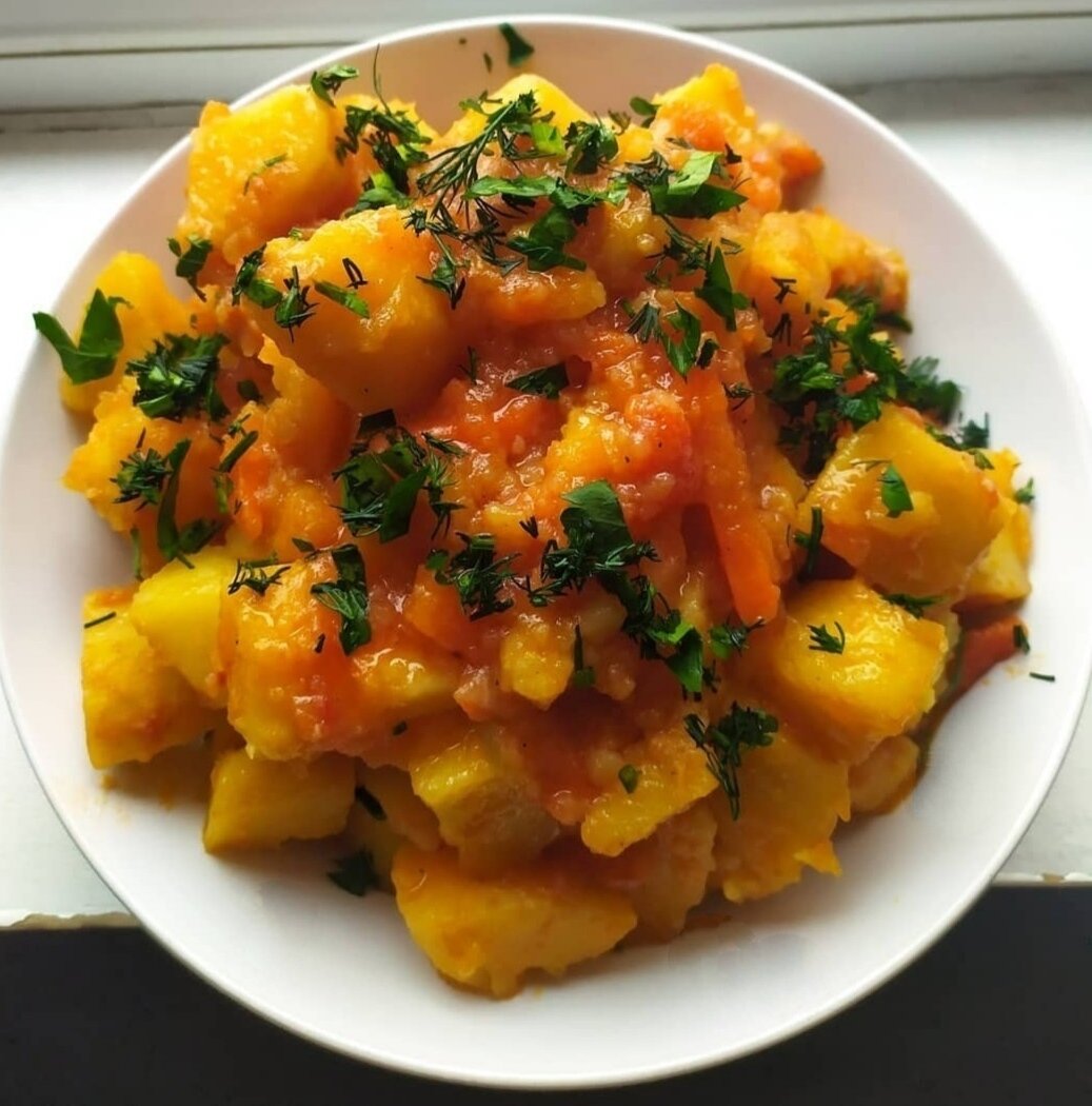 Тушёный картофель. Фото : Олег Ольхов