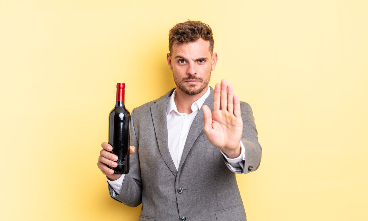 Отказ от вина.