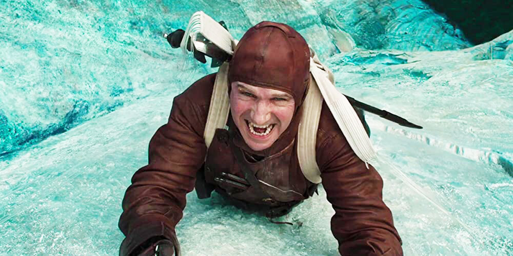 Кадр из фильма The King's Man. Режиссер: Мэттью Вон. Оператор: Бен Дэвис. Производство: 20th Century Studios, Marv Films, Marv Studios. Показ в России: Дисней Студиос