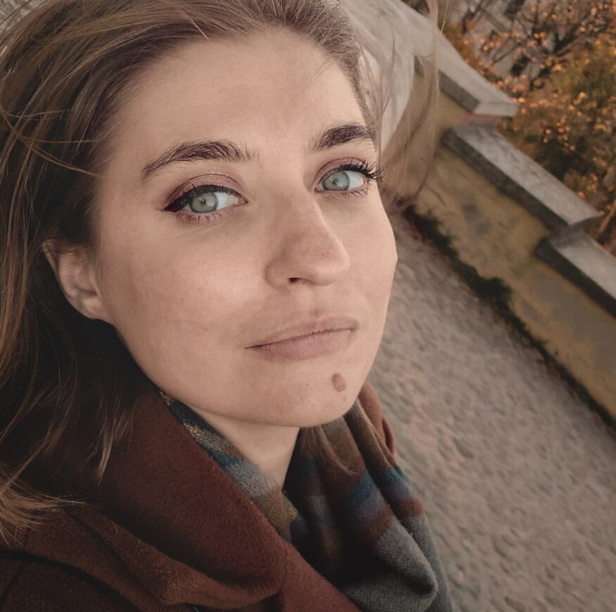 Автопортрет авторки, очень счастливая осень 2021, до сих пор нравится это фото