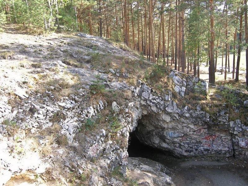 Вход в Сугомакскую пещеру