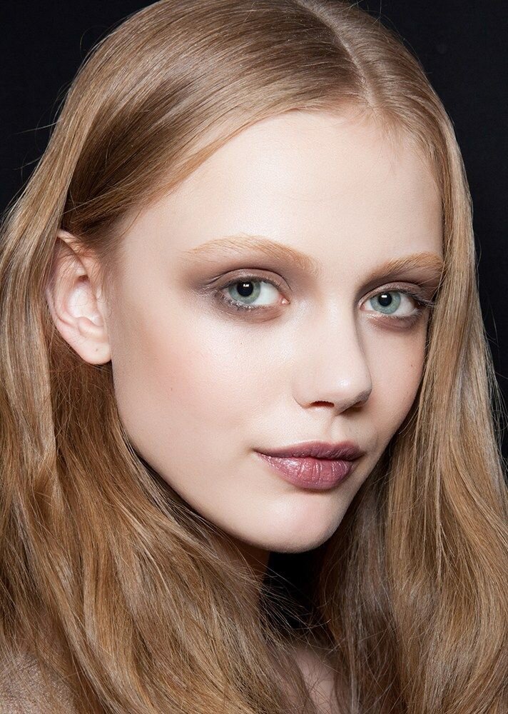 Отсутствие бровей входит в моду
