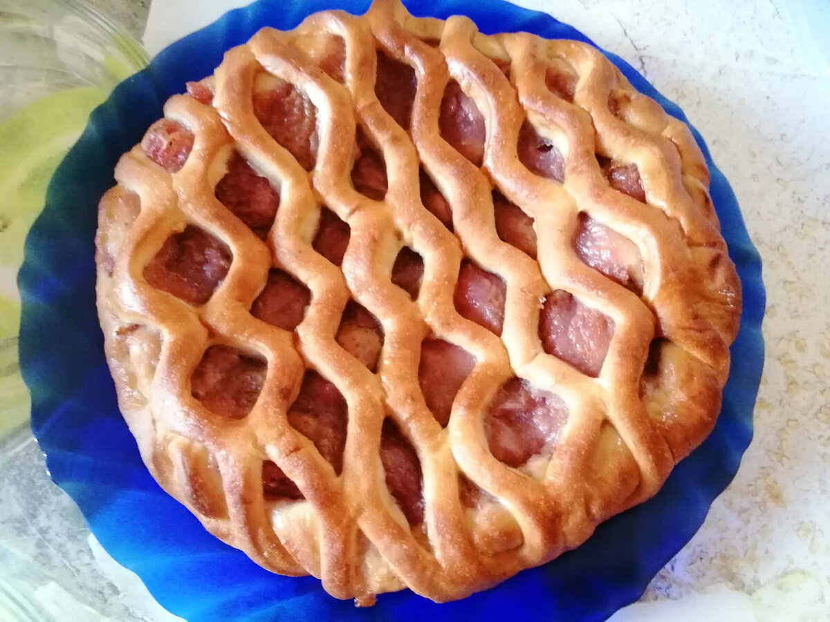 Пирог с клубникой