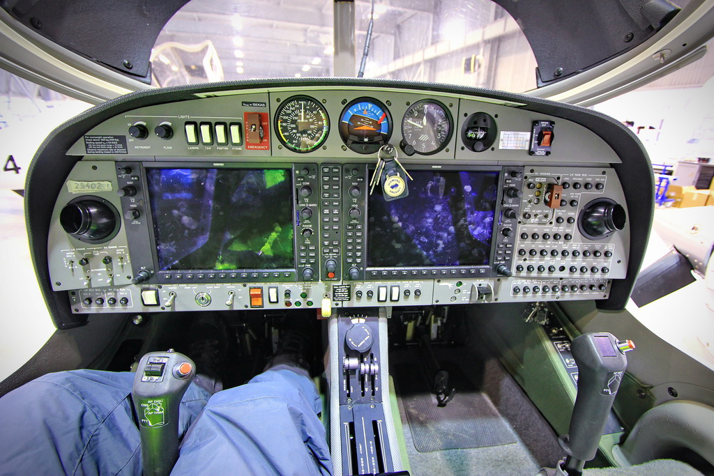 Приборная панель  Diamond DA42 Twin Star.