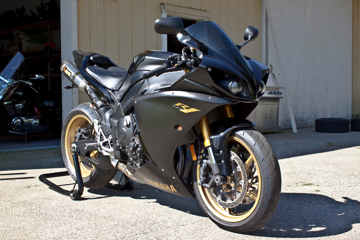 Мотоцикл yamaha r1. Yamaha YZF r1 2009. Yamaha r1 2009 Black. Спортбайк Yamaha r1. Yamaha YZF-r1.