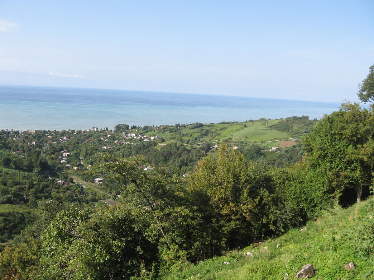 Фото автора статьи вид на село Приморское с Иверской горы