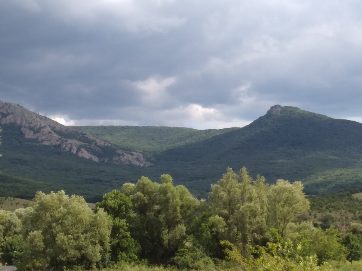 Село в сказочной Бельбекской долине. Умиротворение вдали от суеты.  Счастливчики, которые выбрали это место. И самый недорогой дом здесь. |  Добрый Крым. | Дзен