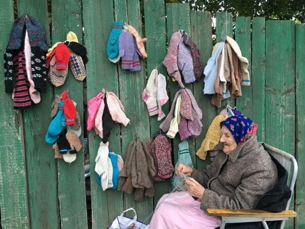 Ей восемьдесят восемь лет. И она работает.