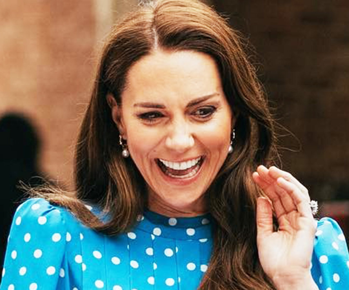     «Потрясающе красива!»: Кейт Миддлтон в лазурном платье впервые появилась на Уимблдоне-2022