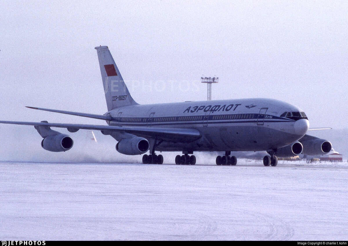 Узбекский Ил-86 СССР-86057. Источник и автор указаны на фотографии.