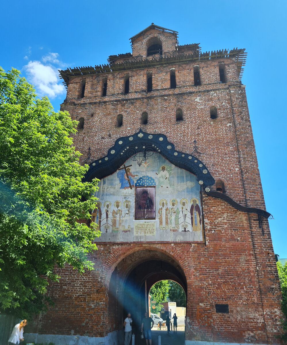 Пятницкие ворота