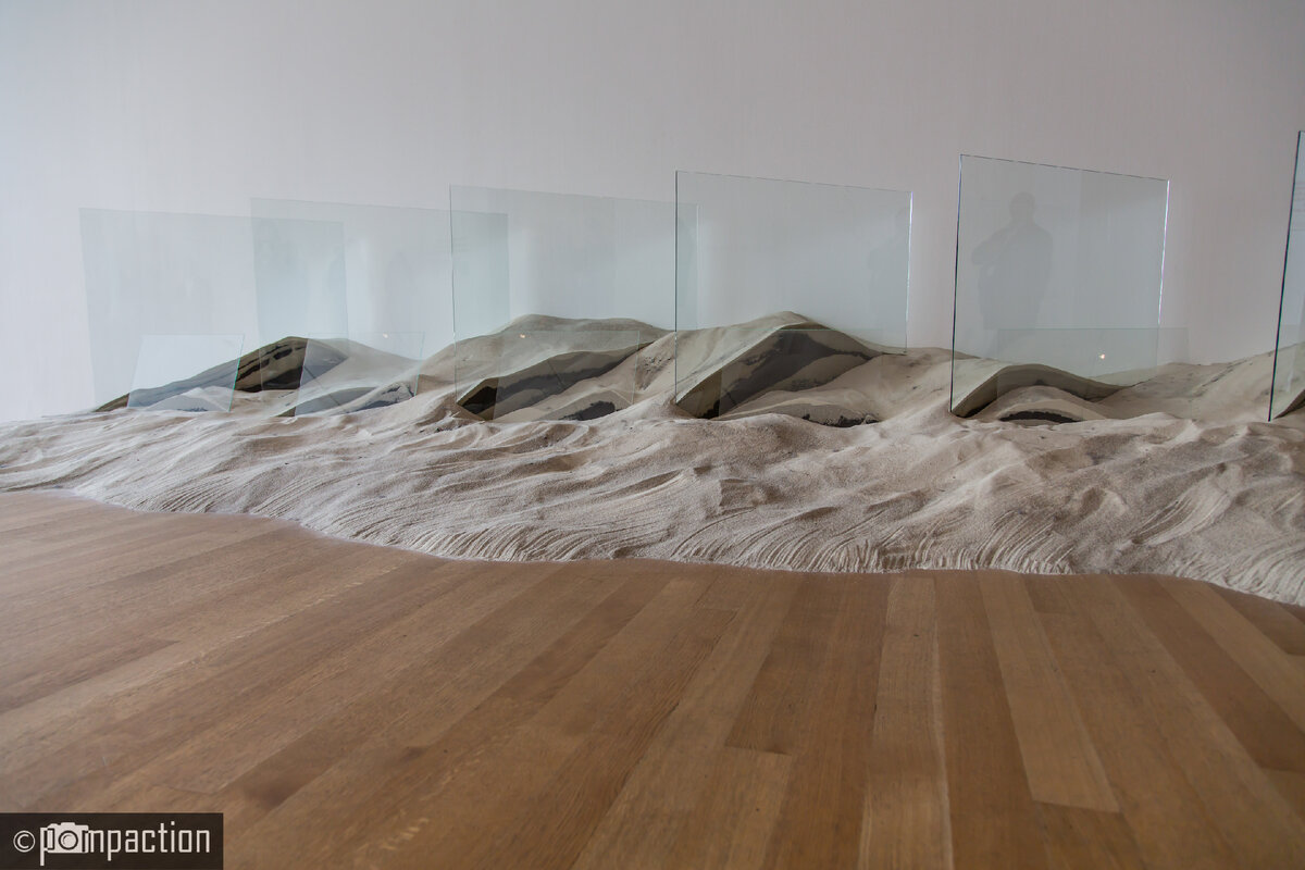 Лэдди Джон Дилл, Инсталляция без названия