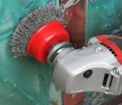 Зачистной диск по металлическим поверхностям
