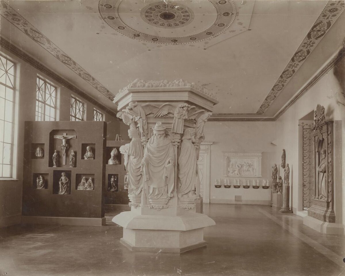 Зал Северного Возрождения. 1912. Фото К.Фишера. Отдел рукописей ГМИИ им. А.С. Пушкина