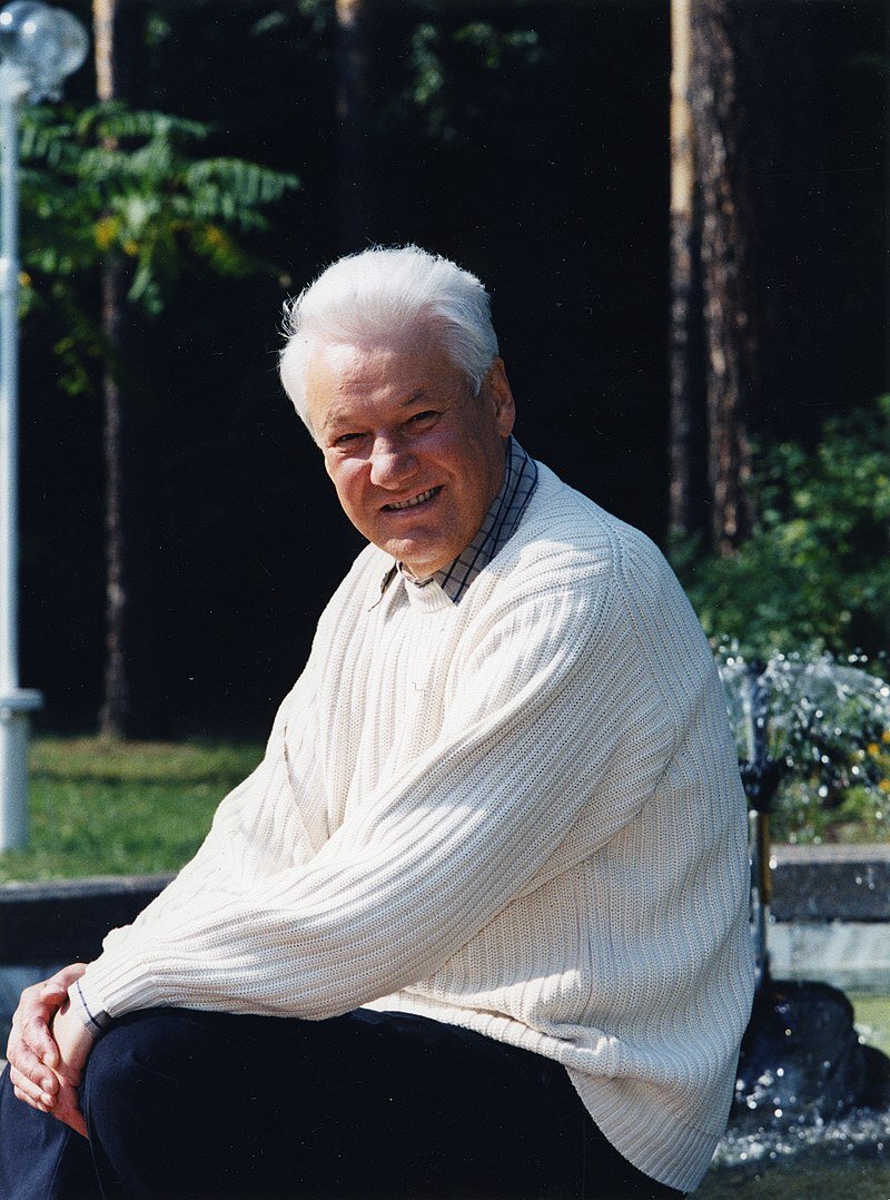 Борис Ельцин в своём загородном доме, 1996 год