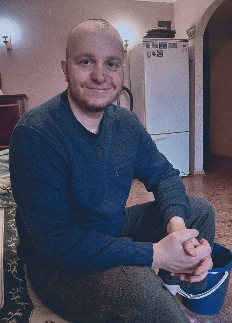 Ромка закончил 4-ый курс химии, но ведро для подстраховки все еще стоит 🙂