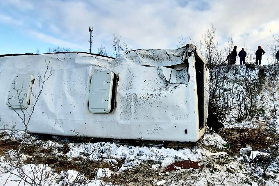     Информация по аварии уточняется. Фото: vk.com/mchs_murmansk