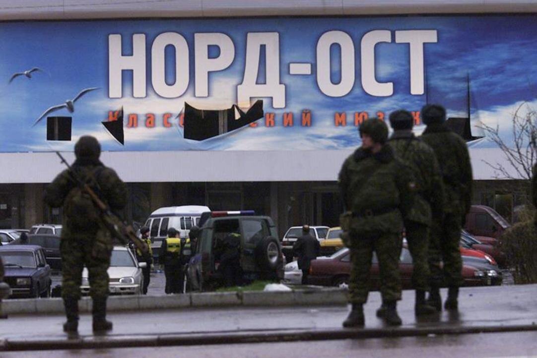 23 октября — 26 октября 2002 года — теракт на дубровке. 10. Штурм норд оста спецназом фсб. Штурм норд. Штурм норд.