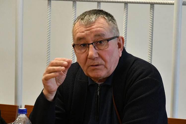    Вячеслав Алчин при этом якобы подделал акты приема выполненных работ — по ним читалось, что работы были выполнены в полном объеме. Ведомству насчитали ущерб в 306 млн рублей