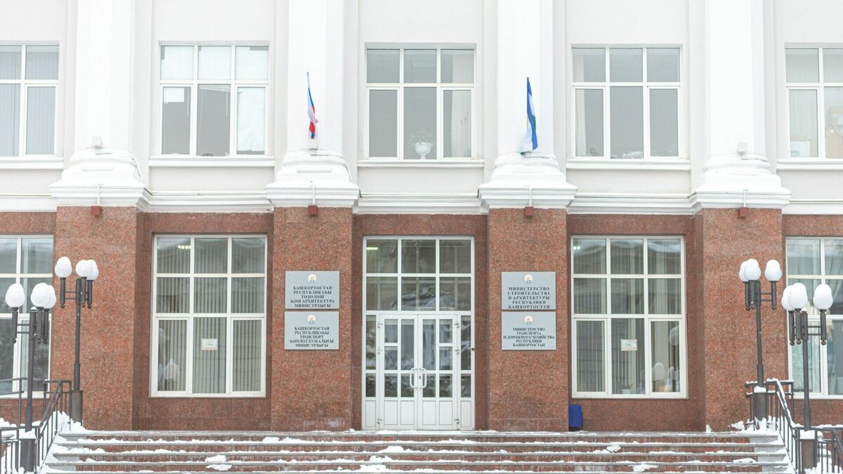     Минтранс за короткий срок фактически потерял сразу двух управленцев. Mkset рассказывает, кто может занять кресло главы ведомства и почему