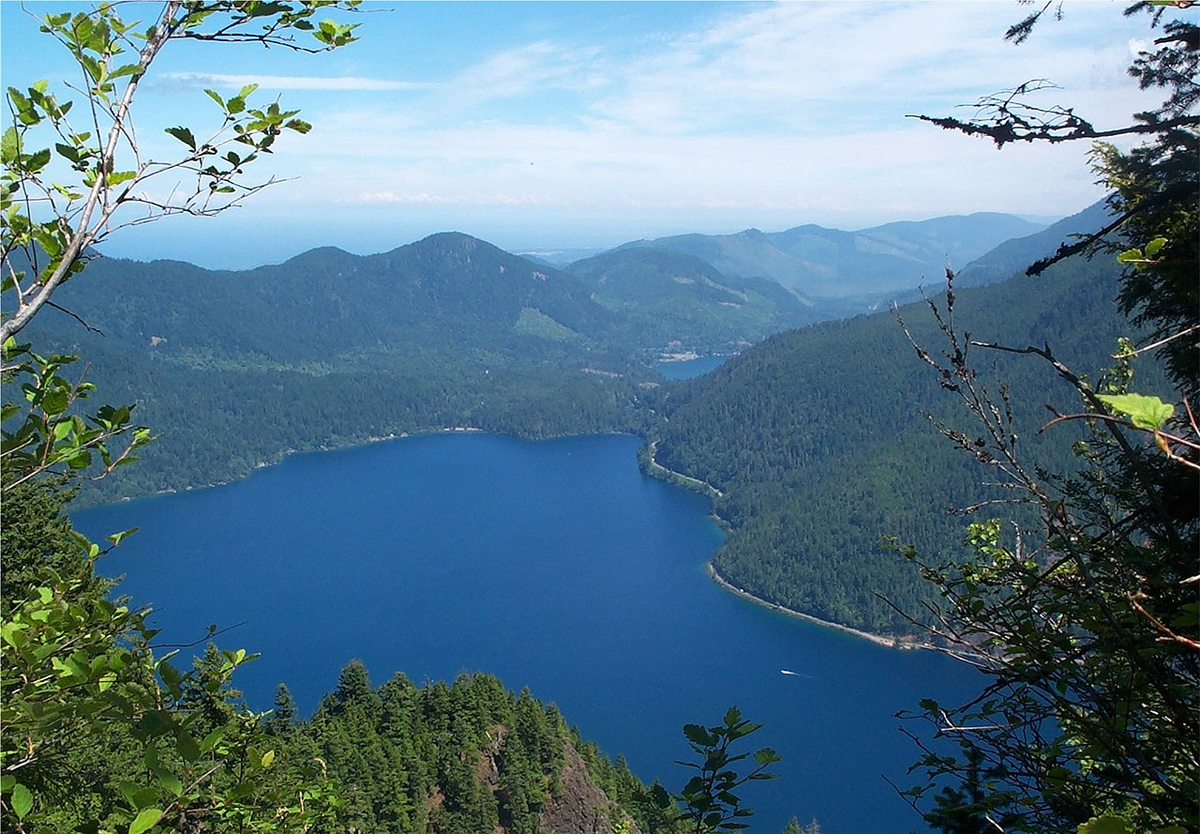 Озеро Полумесяц (Lake Crescent)