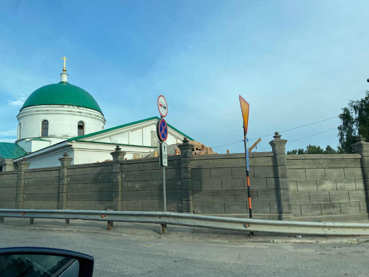 Фото автора. По дороге в Семёнов. Храм в деревне Быдреевка (в юности ходили в этих местах на байдарках по р. Керженец)