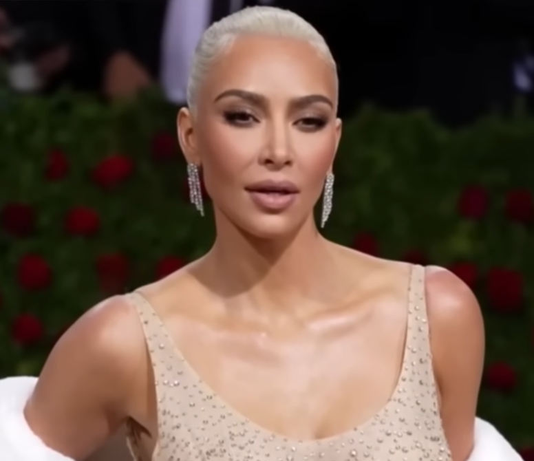 Ким Кардашьян. Скриншот из видео, используется и распространяется бесплатно по лицензии https://www.youtube.com/t/terms 