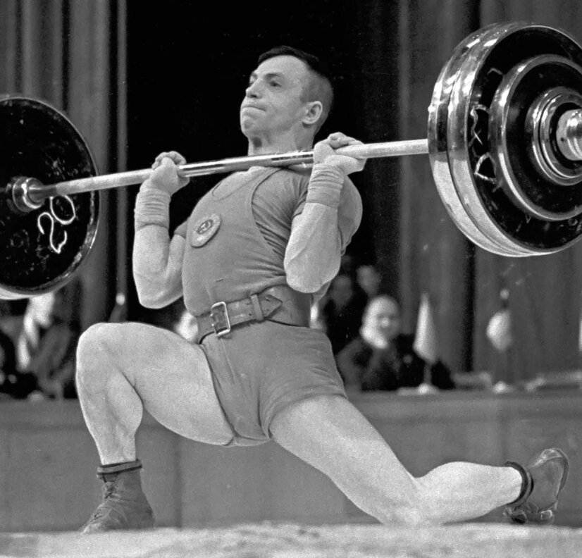 Штангист Олимпийский чемпион