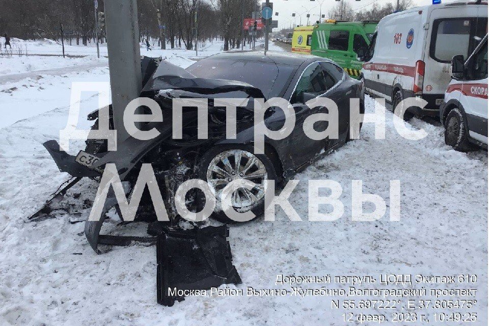    На Волгоградском проспекте в Москве столкнулись два легковых автомобиля  Департамент транспорта Москвы