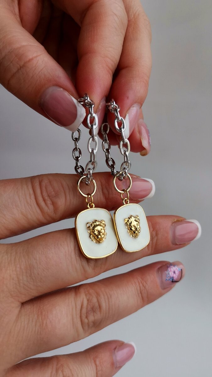 Серьги кольца с подвесками Лев, дизайн LARA.FA jewelry