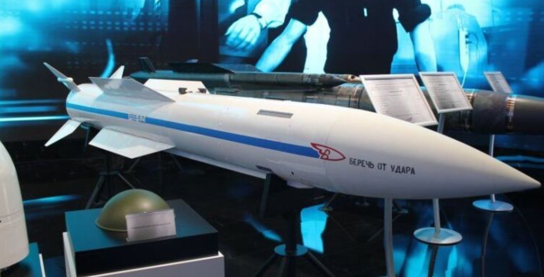 Ракета Р-37М класса "воздух-воздух" 