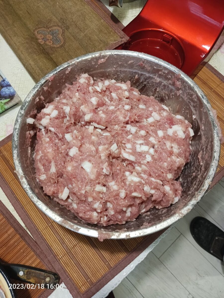 Свиная сыровяленая колбаса в условиях квартиры
