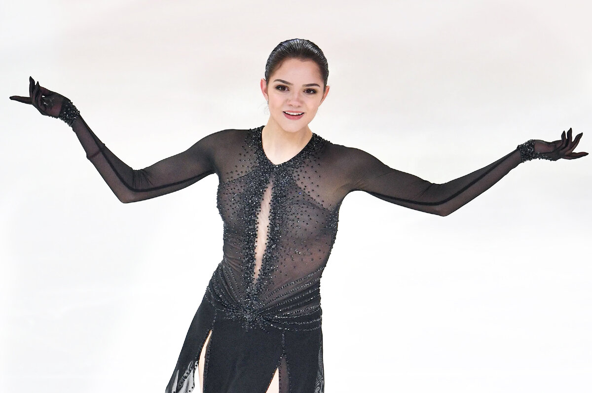 Евгения Медведева блистает на льду
