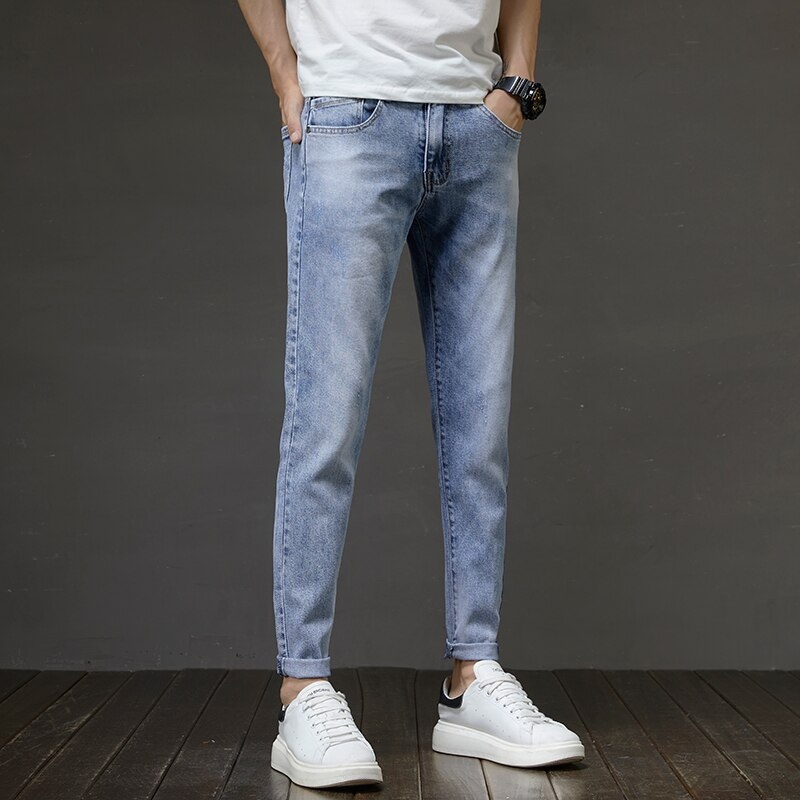 Модные мужские джинсы