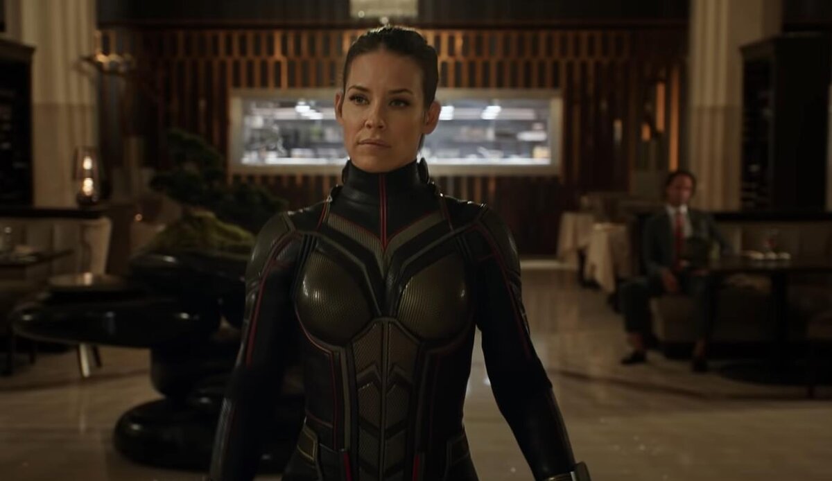 Эванджелин Лилли на съёмках фильма "Человек-муравей и Оса"