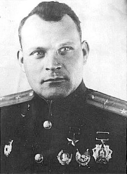 Герой Советского Союза гвардии подполковник В.П. Бабков.